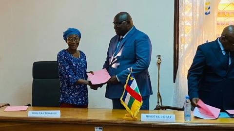 LA SIGNATURE DE PROTOCOLES D’ACCORD ENTRE LE DEPARTEMENT ET LES ONGS ŒUVRANT DANS LE DOMAINE DE LA JUSTICE EN CENTRAFRIQUE