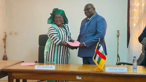 LA SIGNATURE DE PROTOCOLES D’ACCORD ENTRE LE DEPARTEMENT ET LES ONGS ŒUVRANT DANS LE DOMAINE DE LA JUSTICE EN CENTRAFRIQUE