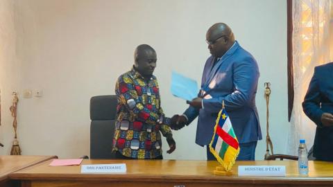LA SIGNATURE DE PROTOCOLES D’ACCORD ENTRE LE DEPARTEMENT ET LES ONGS ŒUVRANT DANS LE DOMAINE DE LA JUSTICE EN CENTRAFRIQUE