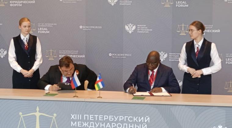 SIGNATURE D’UN MEMORANDUM D’ENTENTE ENTRE LA REPUBLIQUE CENTRAFRICAINE ET LA FEDERATION DE RUSSIE DANS LE DOMAINE DE LA REGLEMENTATION DES ONG